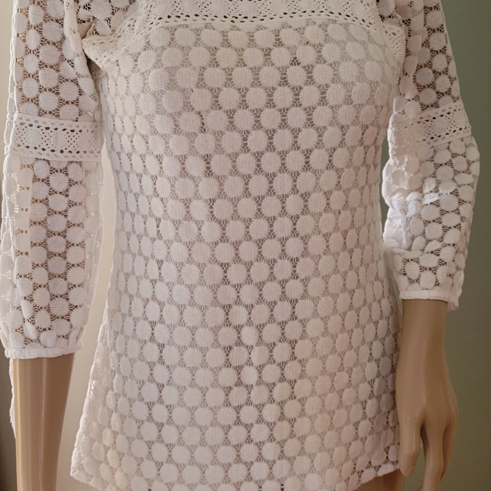 White Solitaire lace blouse